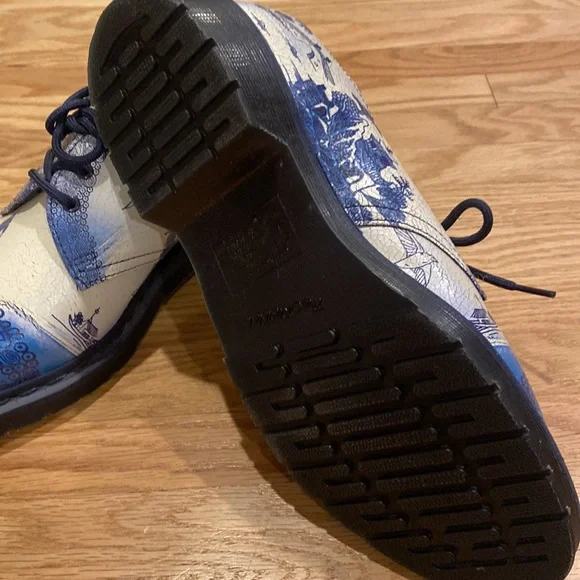 Collectible Doc Martin shoes NEVER WORN - Picture 2 of 2